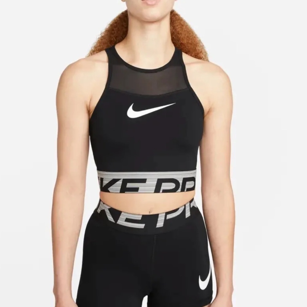 Nike Pro Women’s Crop Tank Tight Fit